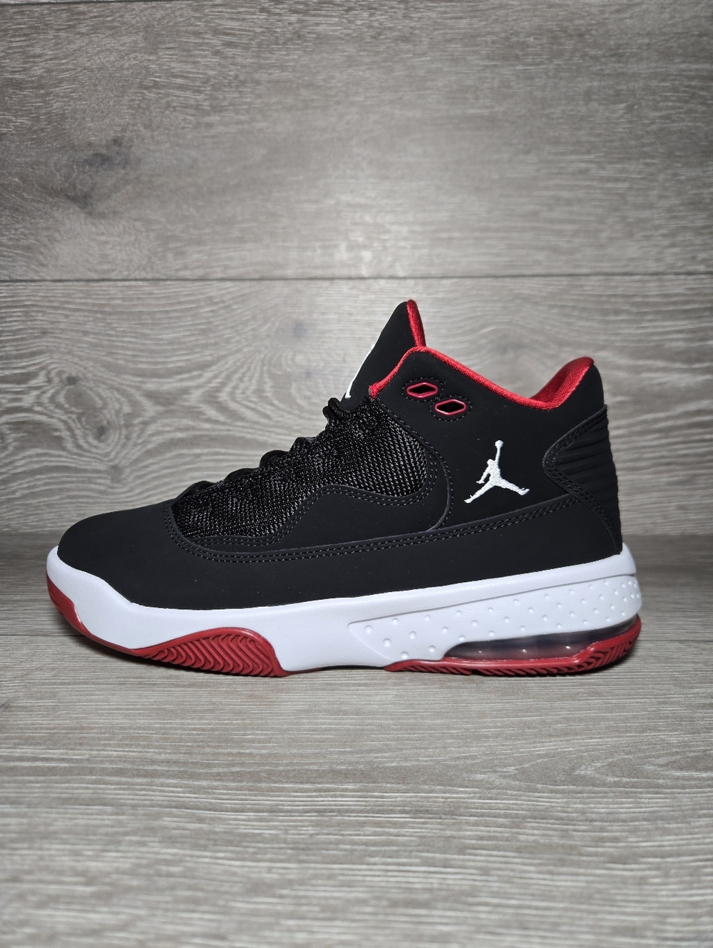 Jordan Max Aura 2 Black Gym Red White CN8094-016 Youth Size 5.5 / Women's Size 7